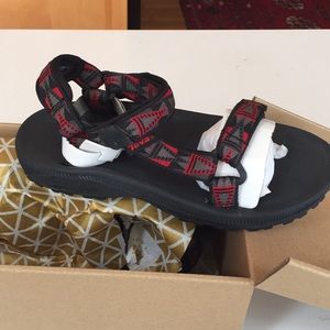 New with box Boys Teva